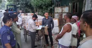 টাঙ্গাইলে বিনামূল্যের বিতরণযোগ্য পাঠ্য বই উদ্ধার, আটক ১